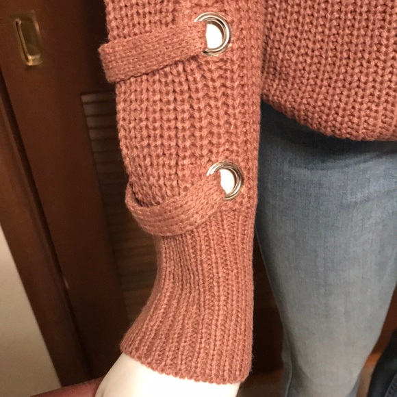 🆕 Debut Lace Up Sweater - Picture 3 of 5